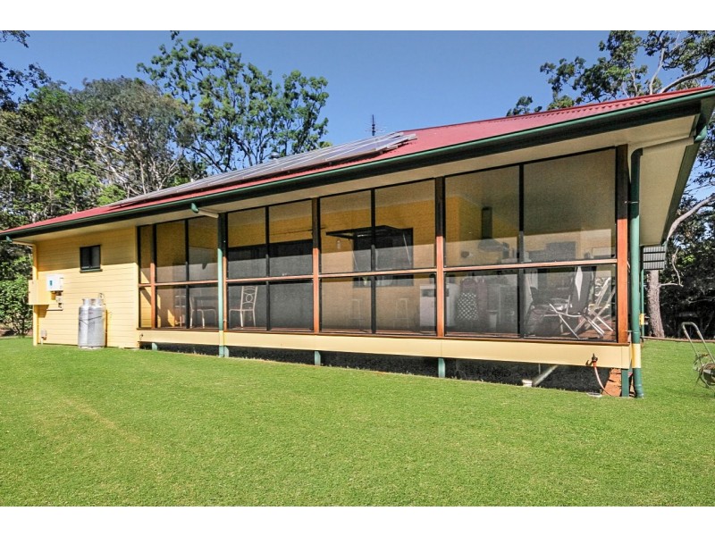 3 HELEN PARADE, Lamb Island QLD 4184