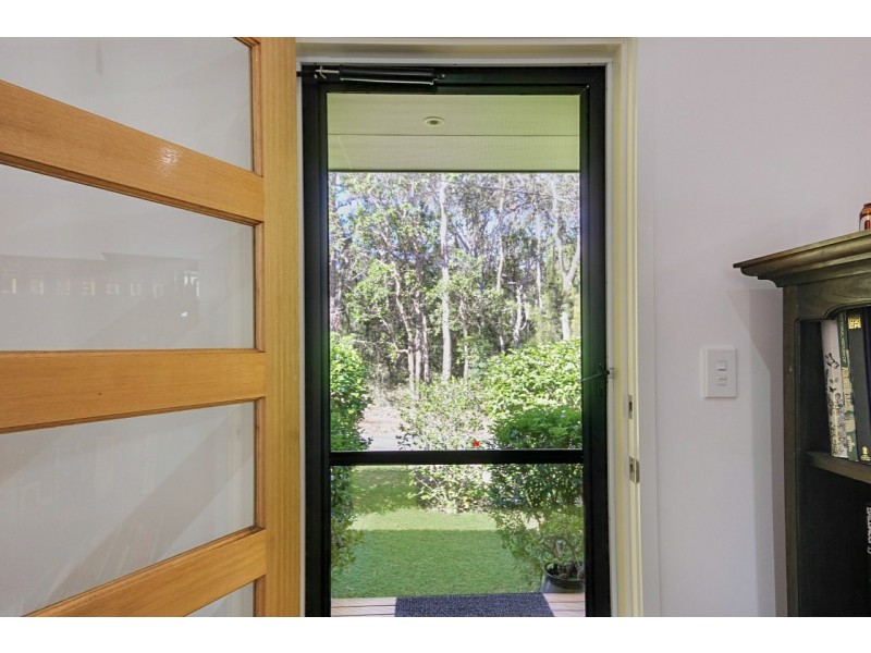 3 HELEN PARADE, Lamb Island QLD 4184