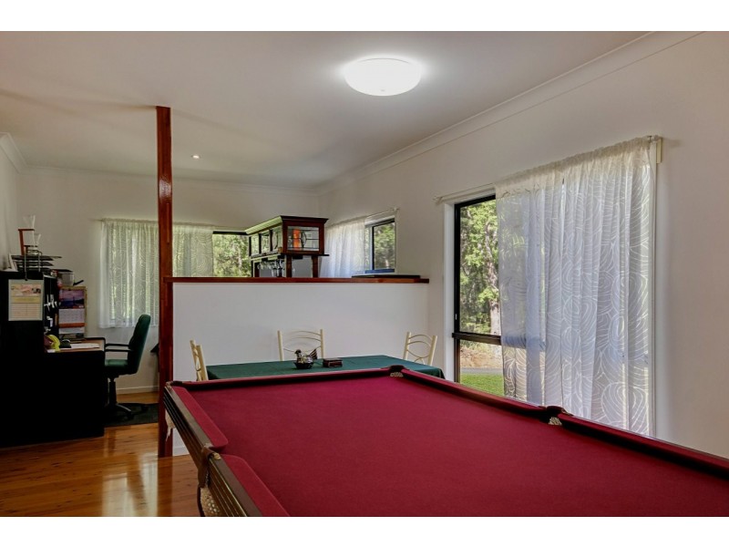 3 HELEN PARADE, Lamb Island QLD 4184