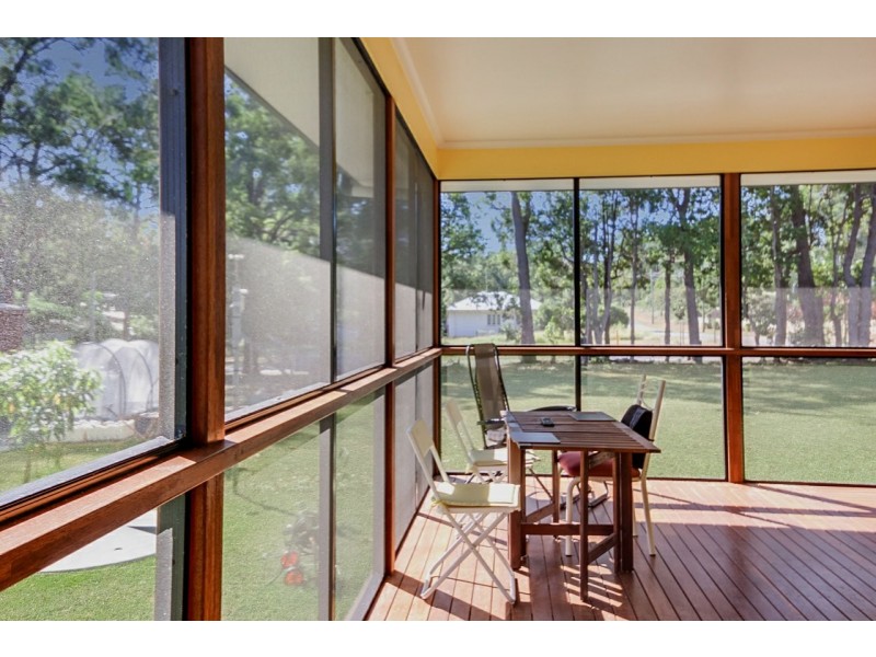 3 HELEN PARADE, Lamb Island QLD 4184