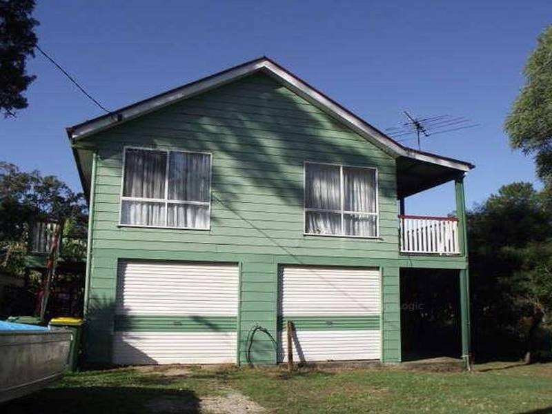 17 HALCYON STREET, Lamb Island QLD 4184