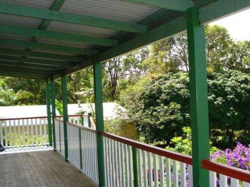 17 HALCYON STREET, Lamb Island QLD 4184