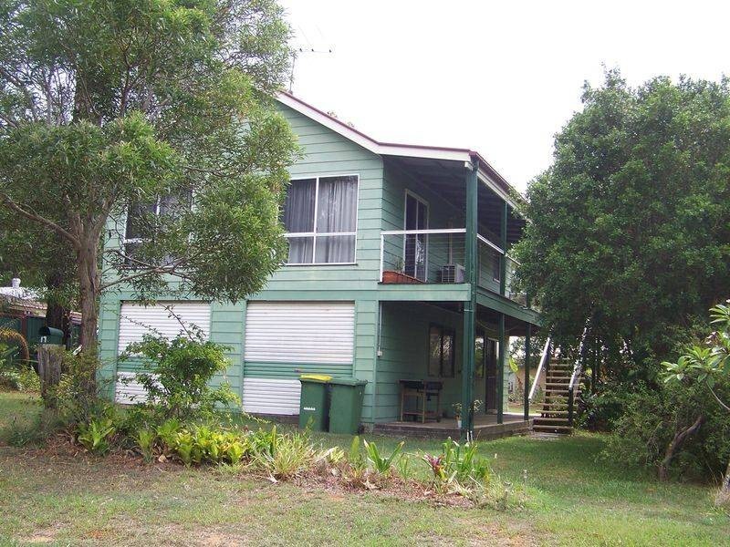 17 HALCYON STREET, Lamb Island QLD 4184