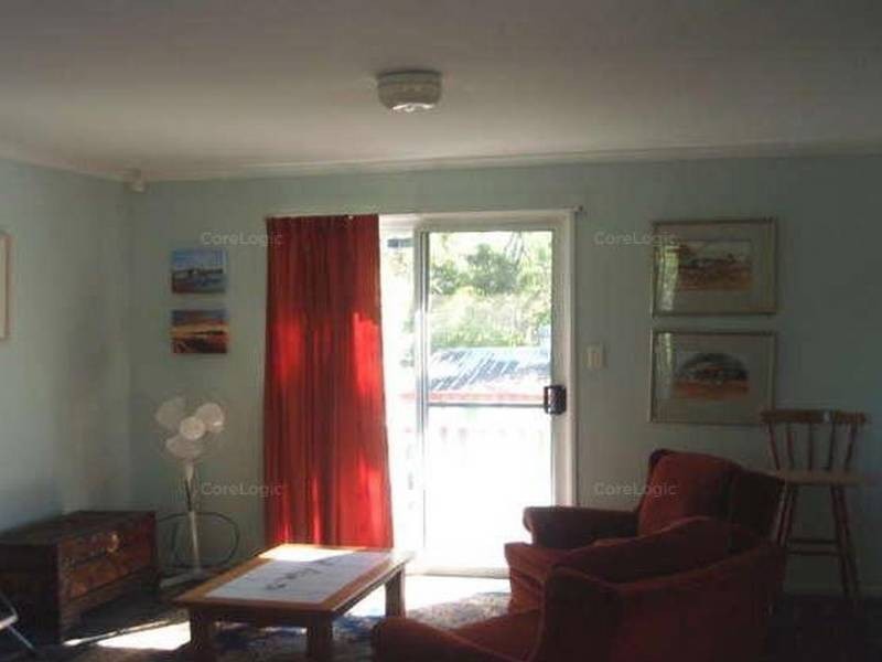 17 HALCYON STREET, Lamb Island QLD 4184