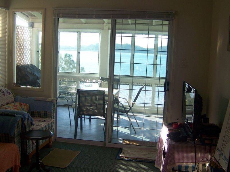 40 RESTHAVEN DRIVE, Lamb Island QLD 4184