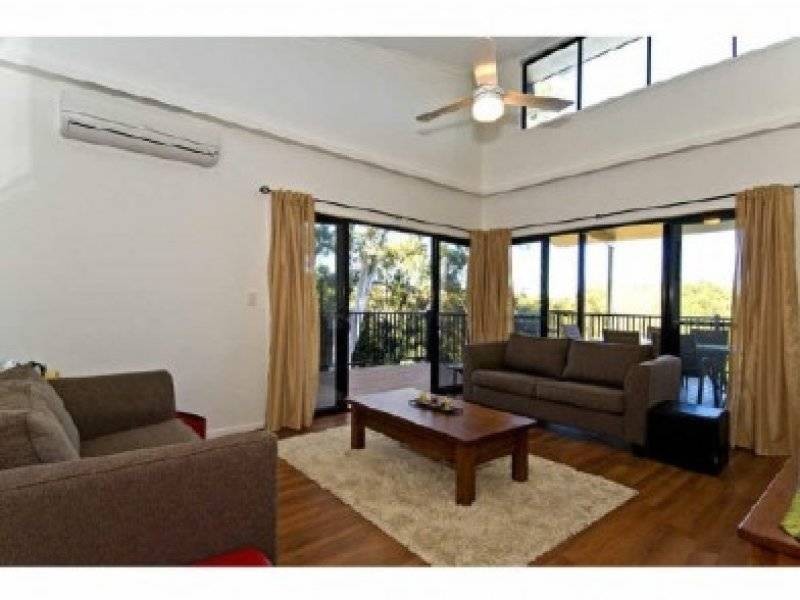 25 MICHAEL AVE, Lamb Island QLD 4184