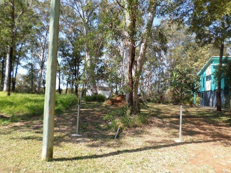 8 Boat Harbour Avenue, Macleay Island QLD 4184