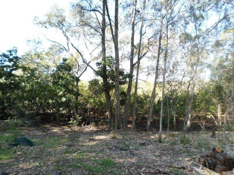 8 Boat Harbour Avenue, Macleay Island QLD 4184