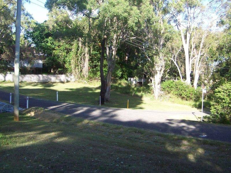 9 Lenard Street, Lamb Island QLD 4184