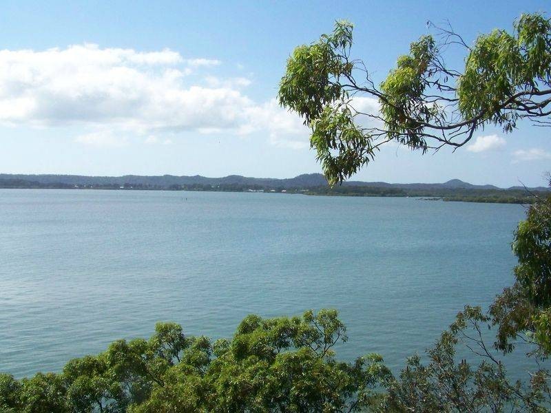 lot 40 Azure Court, Lamb Island QLD 4184