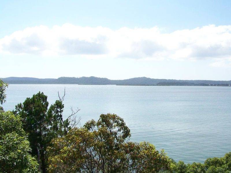lot 40 Azure Court, Lamb Island QLD 4184