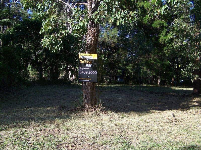 18 Flora Street, Lamb Island QLD 4184