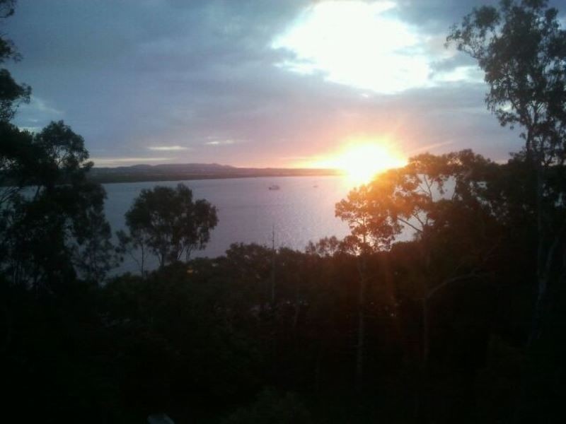 25 Cliff Tce, Macleay Island QLD 4184