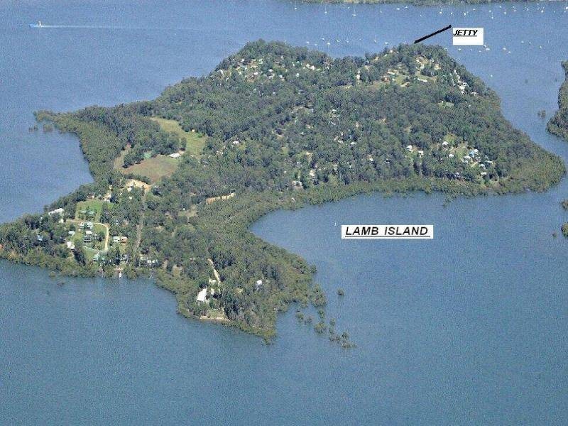 4 Almond Court, Lamb Island QLD 4184