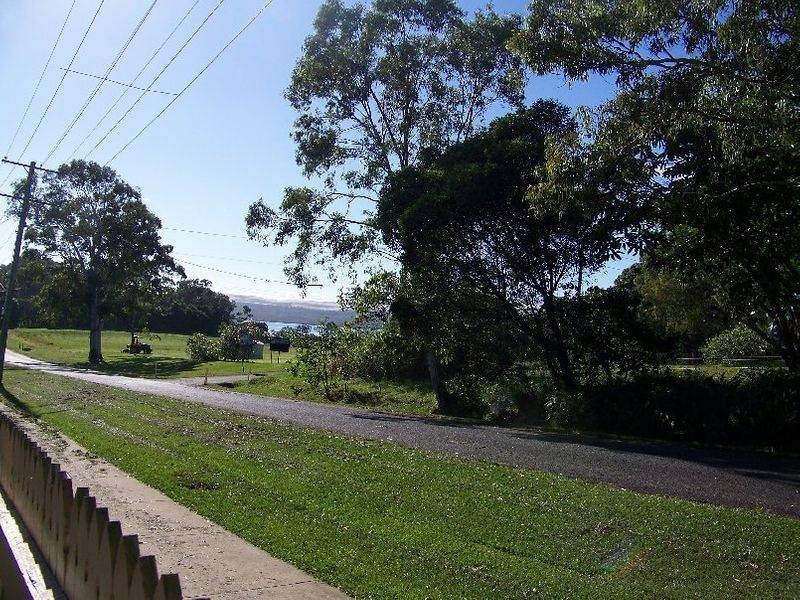 128 Lucas Drive, Lamb Island QLD 4184