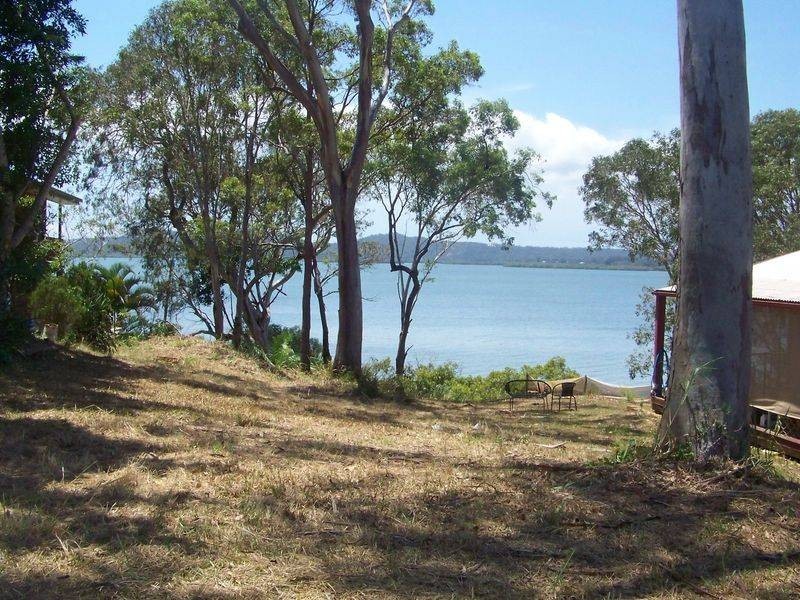 18 Resthaven Drive, Lamb Island QLD 4184