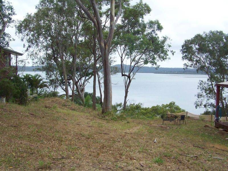 18 Resthaven Drive, Lamb Island QLD 4184
