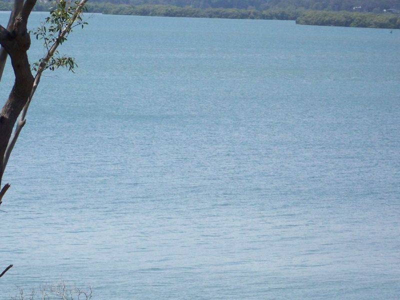 18 Resthaven Drive, Lamb Island QLD 4184