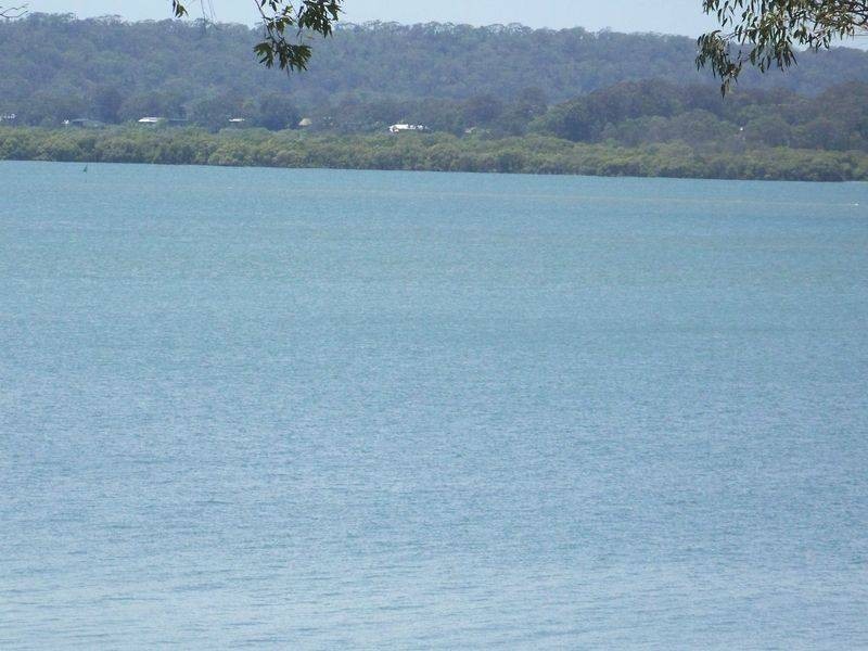 18 Resthaven Drive, Lamb Island QLD 4184