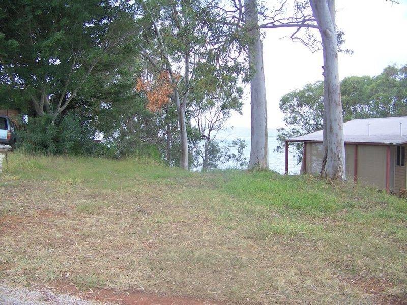 18 Resthaven Drive, Lamb Island QLD 4184