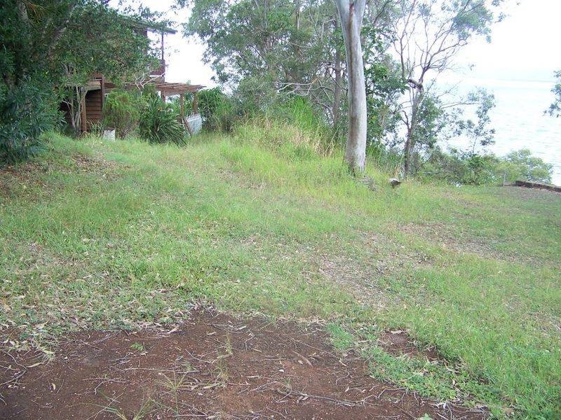 18 Resthaven Drive, Lamb Island QLD 4184