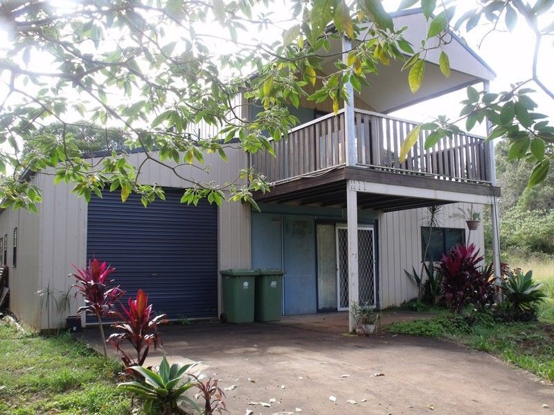 6 Peter Cr, Macleay Island QLD 4184