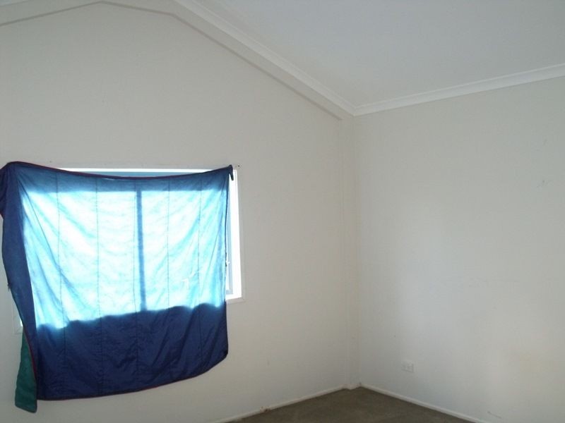 6 Peter Cr, Macleay Island QLD 4184