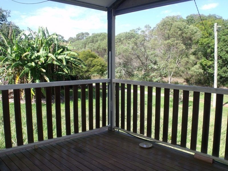6 Peter Cr, Macleay Island QLD 4184