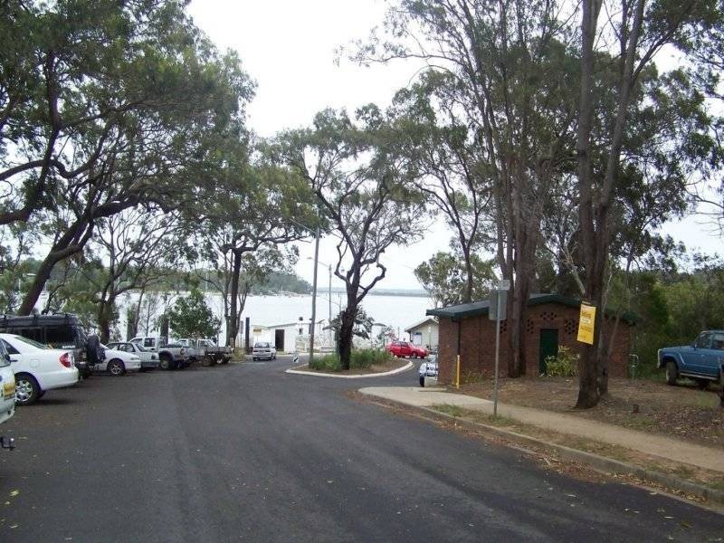 2-4 Lucas Drive, Lamb Island QLD 4184