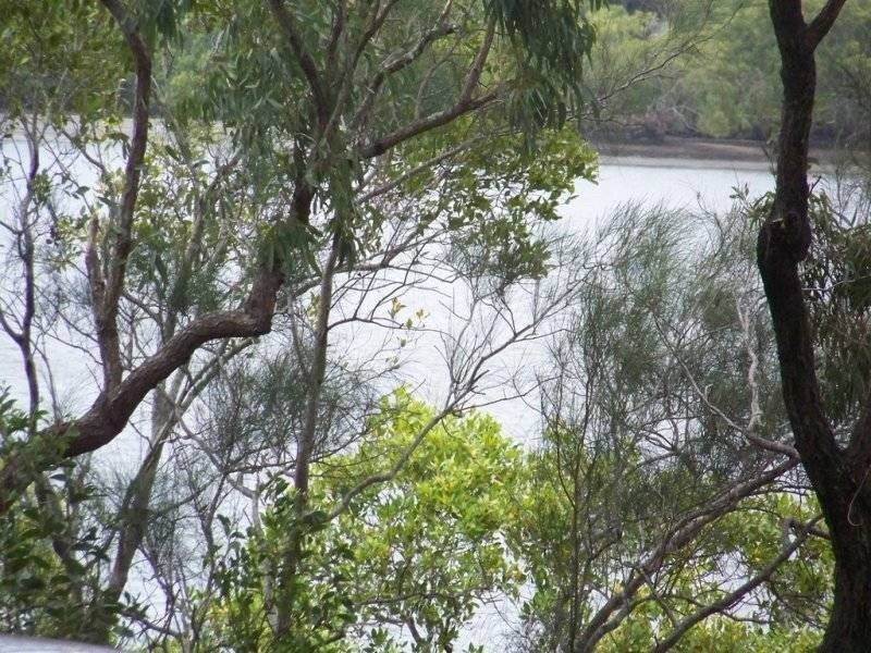 2-4 Lucas Drive, Lamb Island QLD 4184