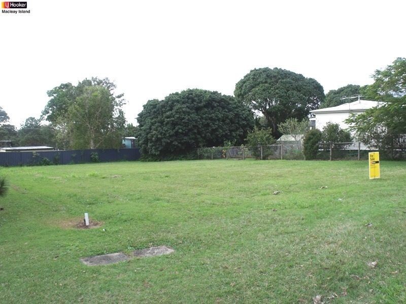 19 Scotts Rd, Macleay Island QLD 4184
