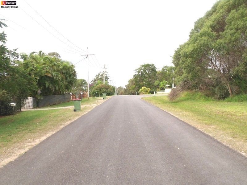 19 Scotts Rd, Macleay Island QLD 4184
