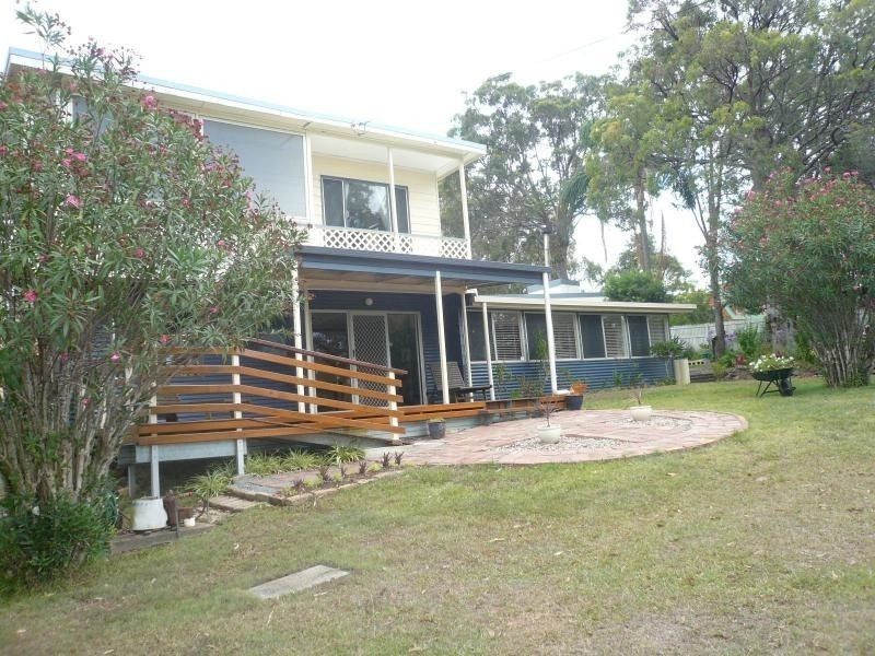 10 Hastings Tce, Macleay Island QLD 4184