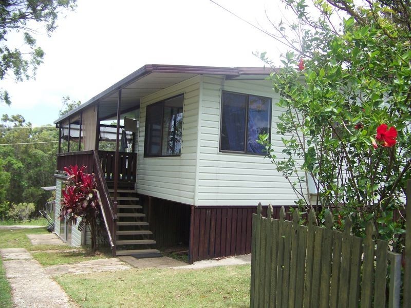 15 Baracoota Street, Macleay Island QLD 4184