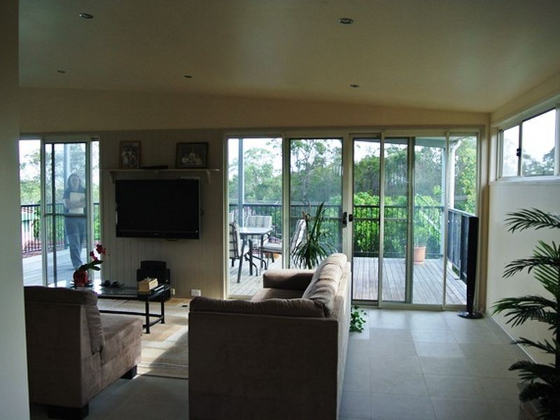 34 Eatbourne Tce, Macleay Island QLD 4184