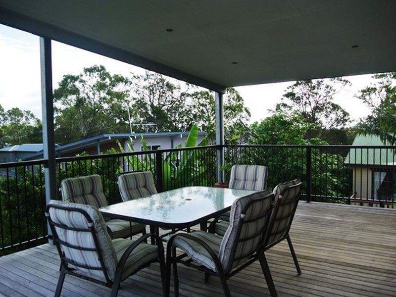 34 Eatbourne Tce, Macleay Island QLD 4184