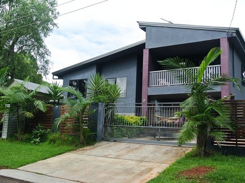 18 Waterside Dve, Macleay Island QLD 4184