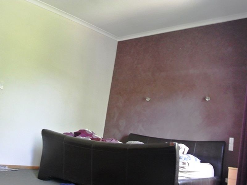 18 Waterside Dve, Macleay Island QLD 4184