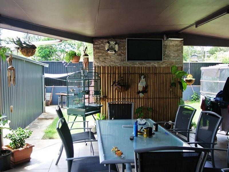 18 Waterside Dve, Macleay Island QLD 4184