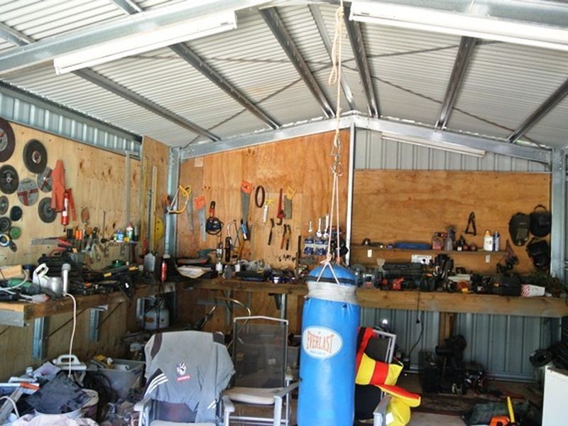 18 Waterside Dve, Macleay Island QLD 4184