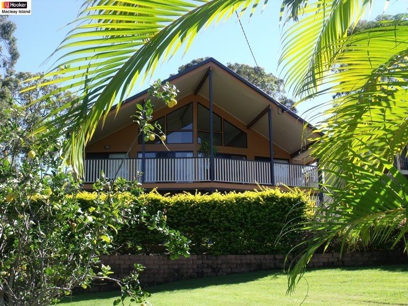 54 Beelong St, Macleay Island QLD 4184