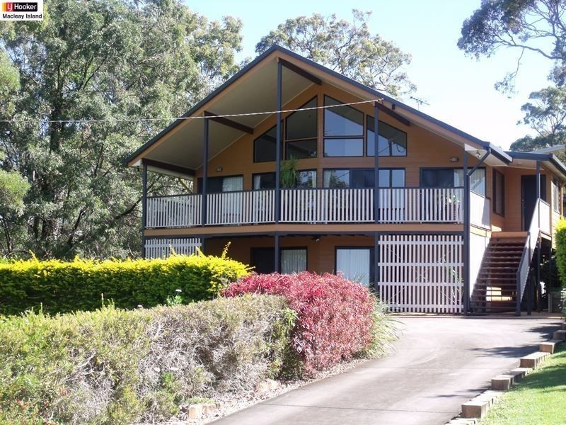 54 Beelong St, Macleay Island QLD 4184