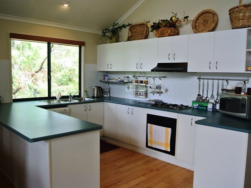 54 Beelong St, Macleay Island QLD 4184