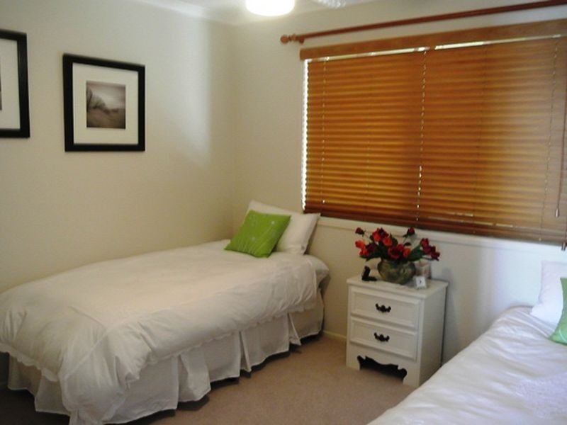 54 Beelong St, Macleay Island QLD 4184