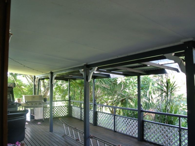 30 Vine St, Macleay Island QLD 4184