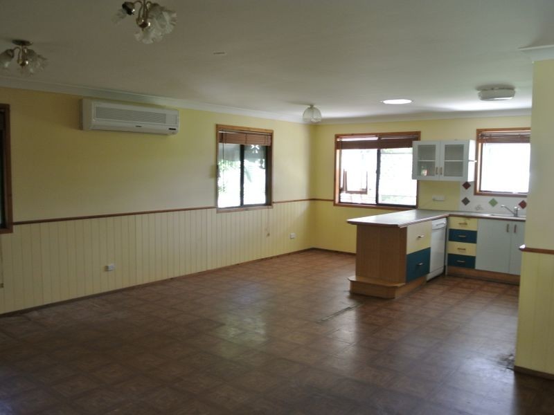 30 Vine St, Macleay Island QLD 4184