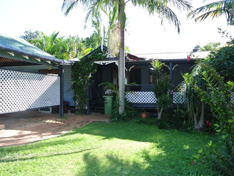 30 Vine St, Macleay Island QLD 4184