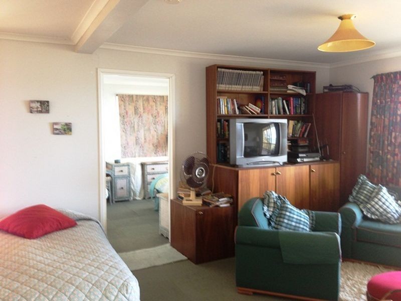 22 Coorong Street, Macleay Island QLD 4184