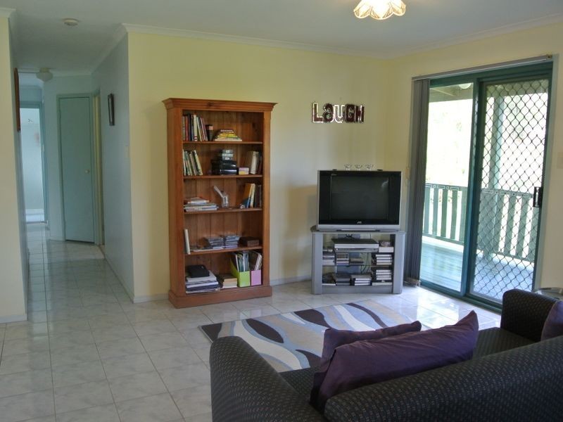 31 Scotts Road, Macleay Island QLD 4184