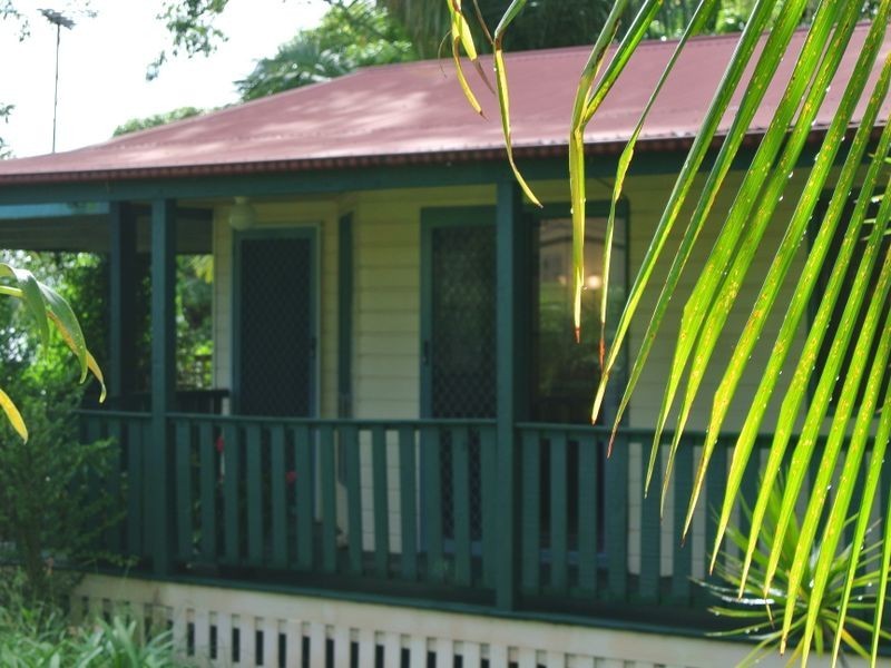 31 Scotts Road, Macleay Island QLD 4184